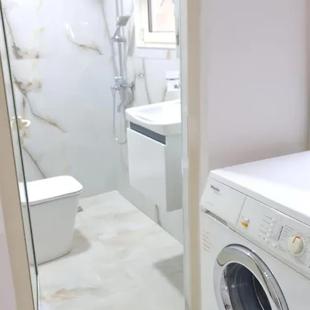 Old Street 2 * Tirana