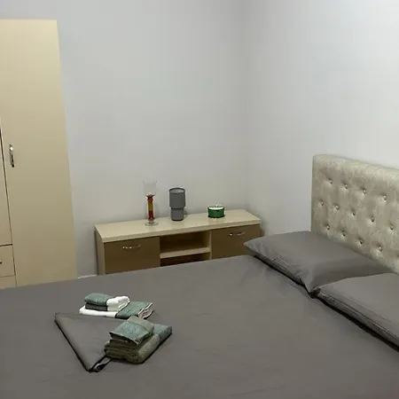 Old Street 2 Bed & Breakfast Tirana