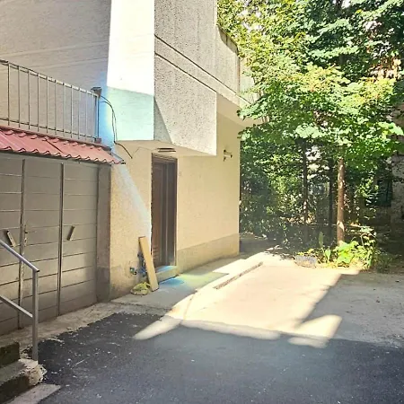 فندق مبيت وإفطار Old Street 2 تيرانا