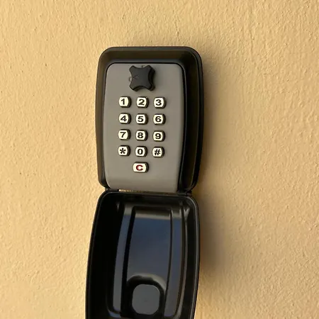 Old Street 2 تيرانا