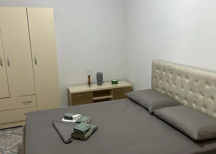 Old Street 2 Bed and breakfast Tirana